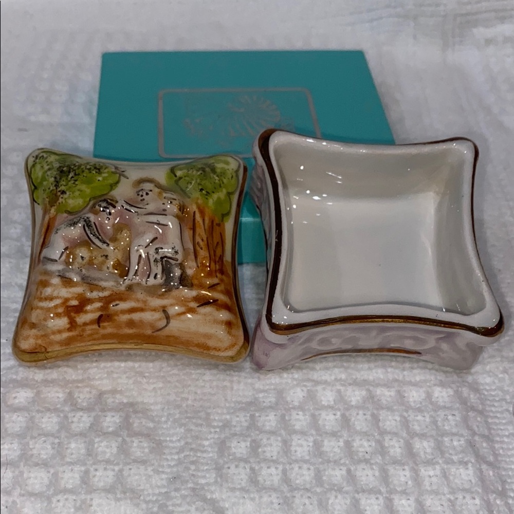 Hand-Painted MRS R. Capodimonte Italian Ceramic Trinket Box w Cherubs VGUC VTG
